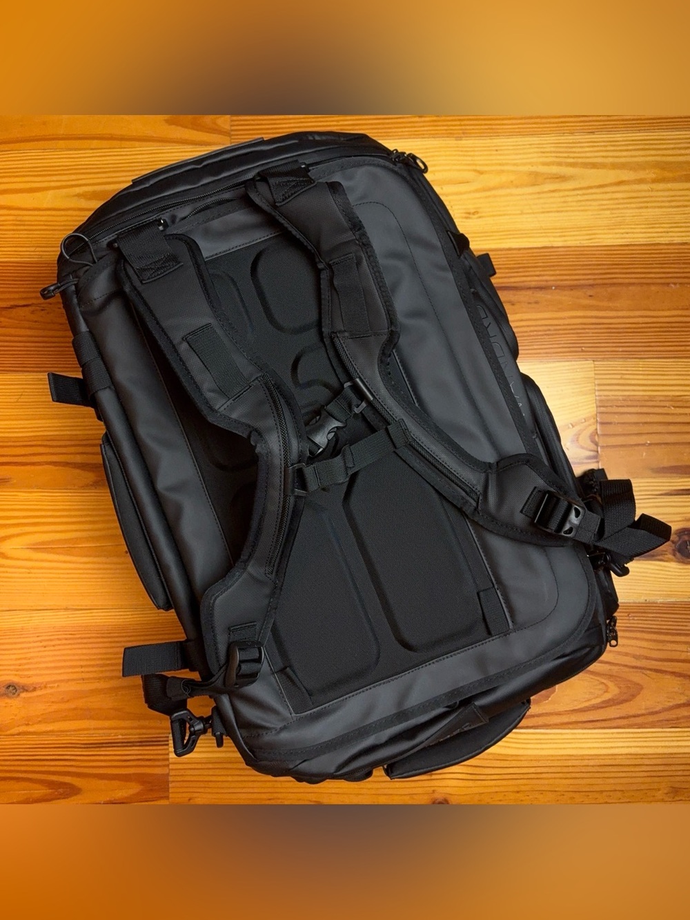 WANDRD HEXAD ACCESS DUFFEL BACKPACK 45L CARRY ON SIZE CAMERA BAG 22"